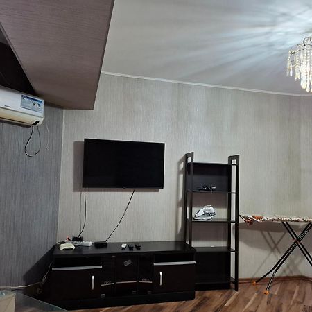 Apartment In Street Kievskaya 49 比什凯克 外观 照片