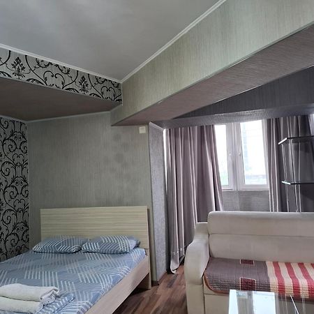 Apartment In Street Kievskaya 49 比什凯克 外观 照片