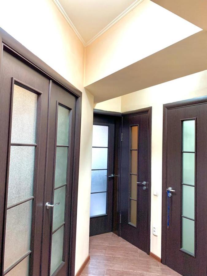 Apartment In Street Kievskaya 49 比什凯克 外观 照片