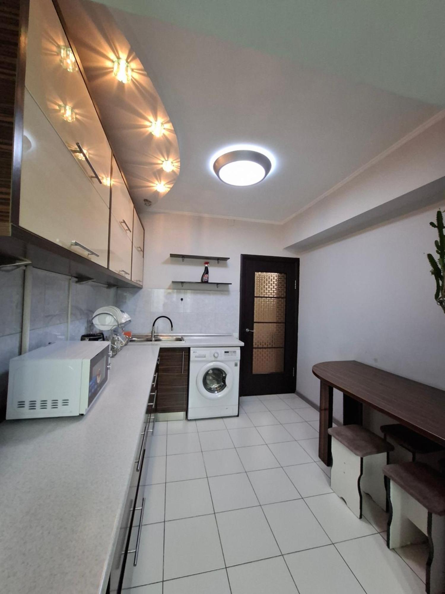 Apartment In Street Kievskaya 49 比什凯克 外观 照片